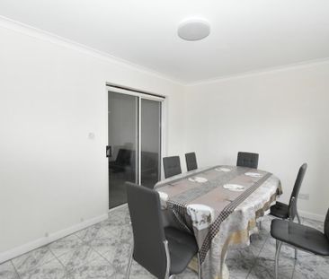 4 bedroom semi-detached house to rent - Photo 3