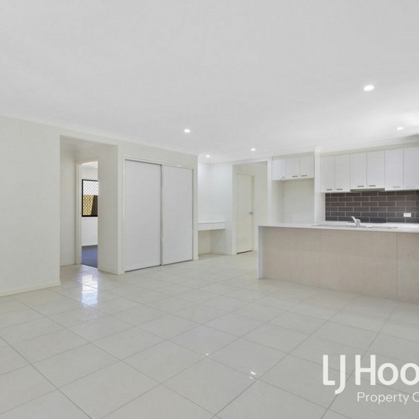 Modern Comforts in Leafy Location - Walk to Buxton Park - Photo 1