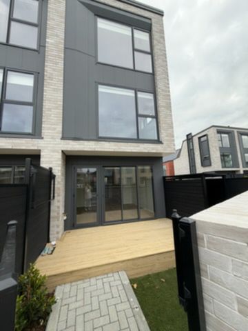 3-Bedroom Townhouse in Desirable Beerescourt, Hamilton - $700/Week - Photo 3