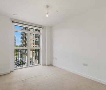 3 bedroom flat to rent - Photo 6