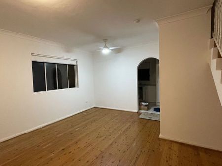 Freshly Renovated Two Bedrooms Townhouse in Prime Hurstville Location - Photo 2