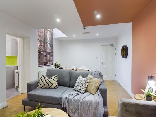 6 bedroom house to rent - Photo 1