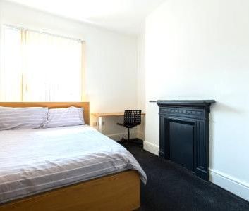 6 bedroom house to rent - Photo 3
