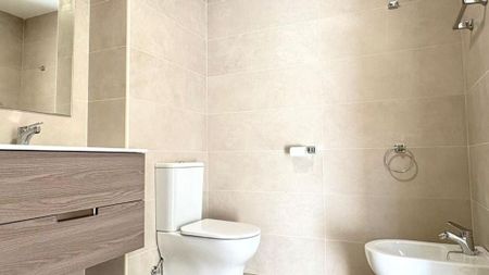 Luxury Apartment for rent in Nueva Andalucia, Spain - Photo 2