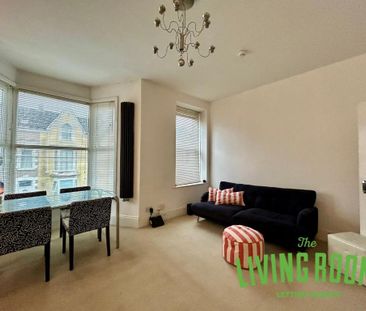 3 bedroom flat to rent - Photo 1