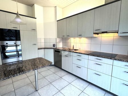 GENEROUS, CENTRAL LOCATION - Photo 2