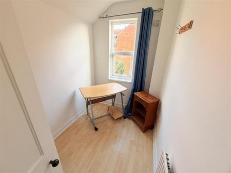 3 bedroom terraced house to rent - Photo 5