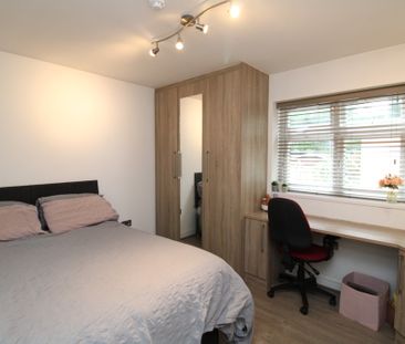 £650 - To Let - Photo 2