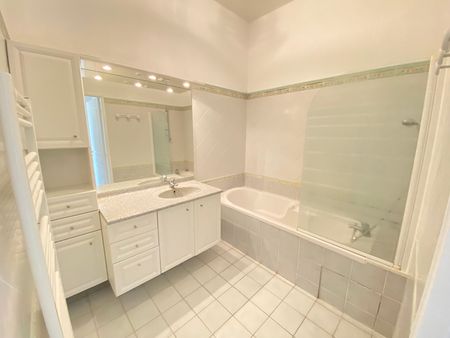 Location Appartement 4 pièces 94m² - Photo 5