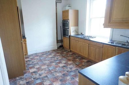 Westbourne Arcade, Bournemouth, BH4 - Photo 2