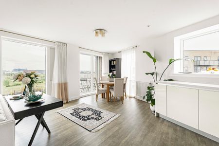 A light and spacious duplex two bedroom apartment with views of local Trumpington parks. Ideally located a short walk to the Addenbrookes campus and easy access to the M11 & guided busway. - Photo 2