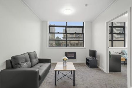 2 Bedroom Convertible - Photo 5
