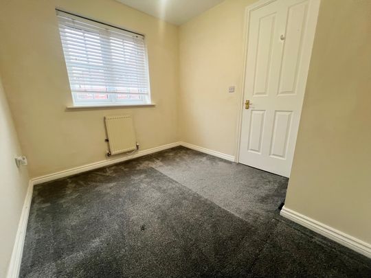 Evesham Road, Redditch, B97 - Photo 1