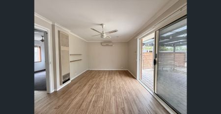 Family Home in Quiet Court - Photo 5