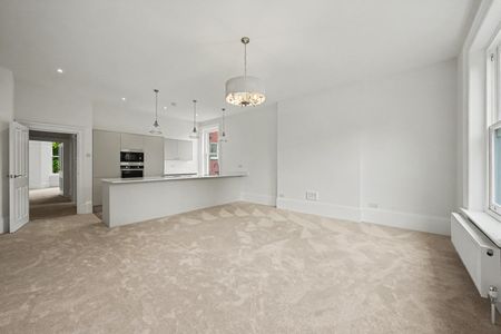 2 Bed Flat, St Johns Park, SE3 - Photo 3