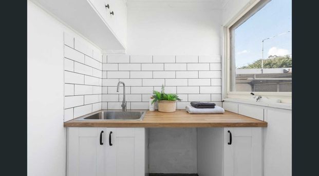 Light, Bright & So Convenient - 2 Bedroom home - Photo 1