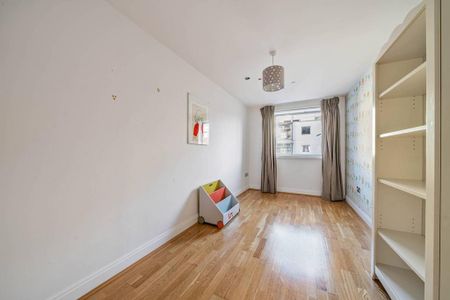 3 bedroom flat to rent - Photo 3