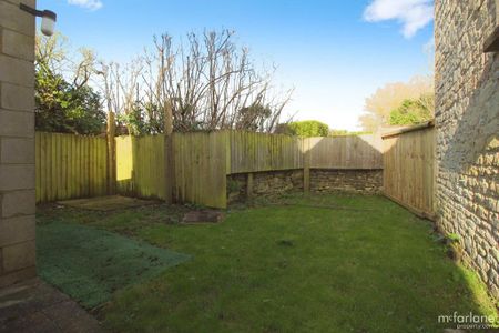 4 bedroom detached house to rent - Photo 5