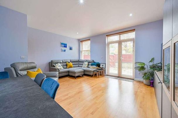 Grange Park, Ealing, W5 - Photo 1