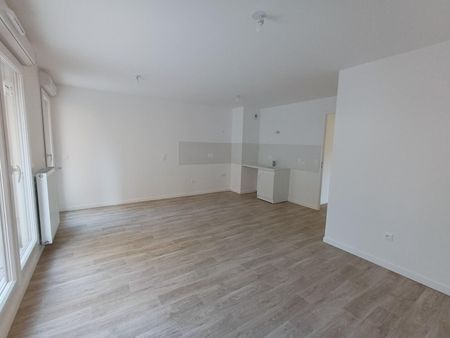 location Appartement T4 DE 80m² À BOBIGNY - Photo 2