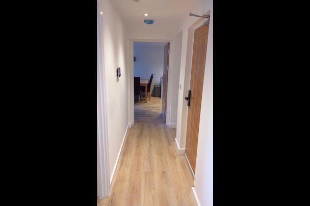 2 Bed Flat, Villa Street, NG9 - Photo 1