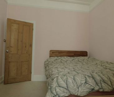 Priory Avenue, East Sussex - £1,800pcm - Photo 3