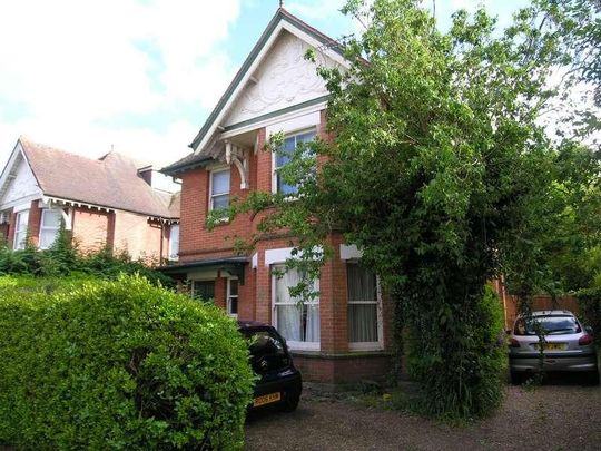 Bedroom Detached House In Winton, BH9 - Photo 1