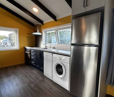 Modern two bedroom townhouse in Linwood! - Photo 5