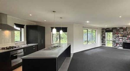 Country Calm and Modern Convenience - Photo 5