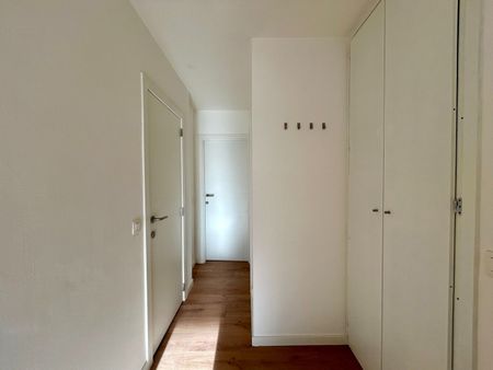 Instapklaar 2-slaapkamer appartement met terras in centrum Roeselare! - Photo 4