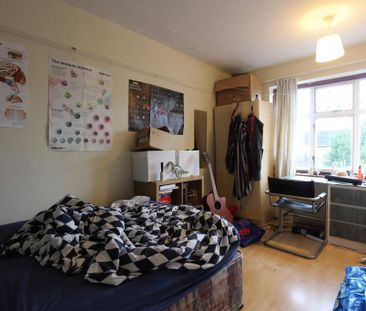 6 bedroom terraced house to rent - Photo 2