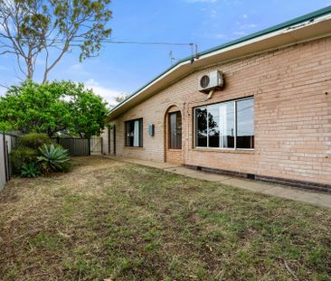 Relaxed Mandurah Living with Great Entertaining Space - Photo 6