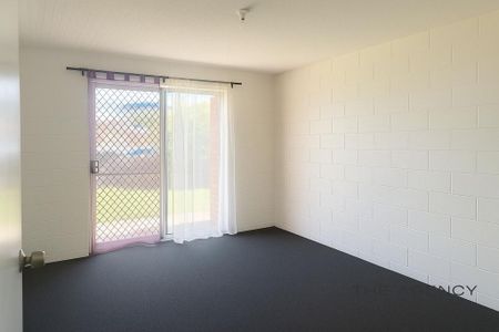 In convenient location & Recently Painted - Photo 4