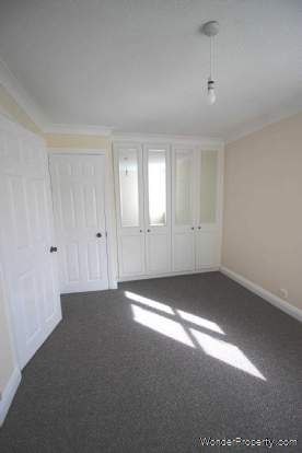 2 bedroom property to rent in London - Photo 3