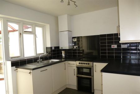 Peterhouse Crescent - Photo 2