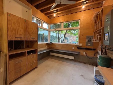 For Lease - 303 Coxwell Avenue Unit# rear workspace, Toronto, Ontario - Photo 3