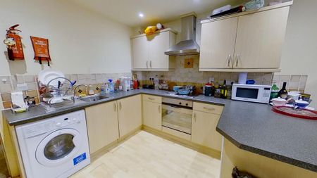 2 bedroom ground floor flat to rent - Photo 5