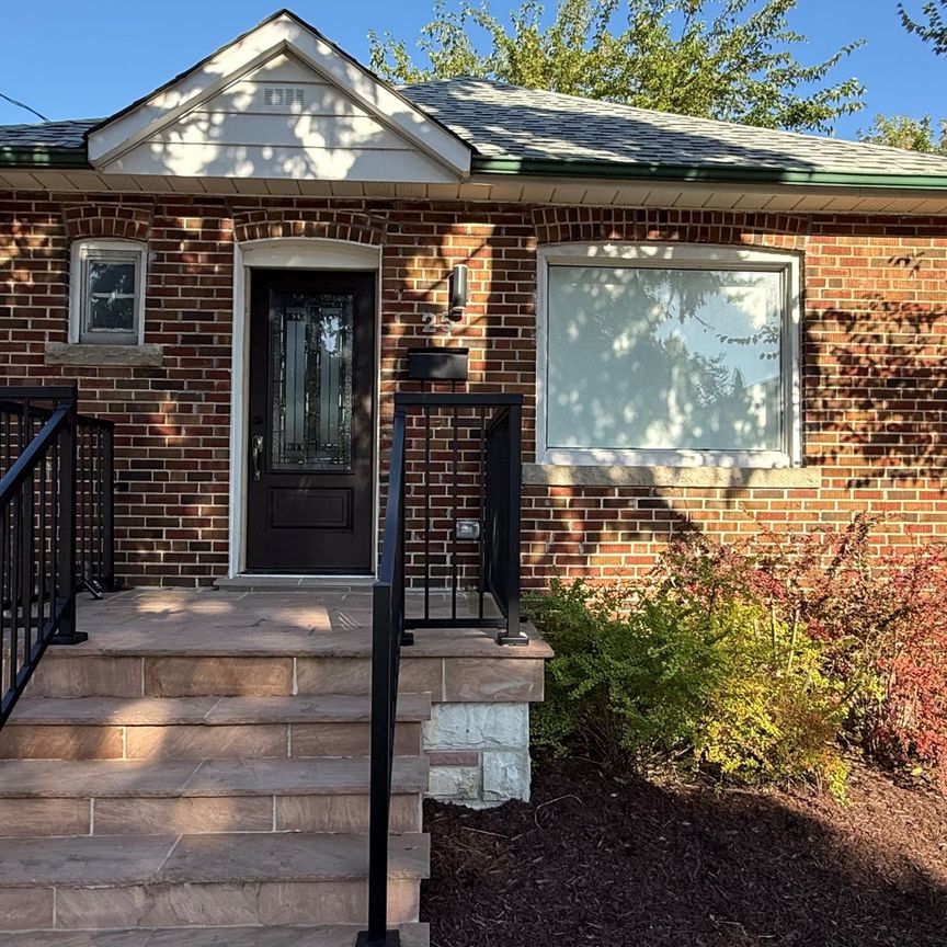 For Lease - 25 Sixteenth Street, Toronto, Ontario - Photo 1