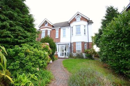 Wimborne Road, Poole, BH15 - Photo 3