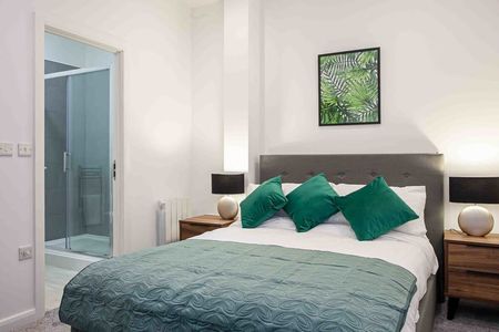 Churchgate - Photo 4