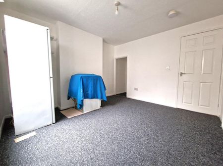 4 bedroom terraced house to rent - Photo 5