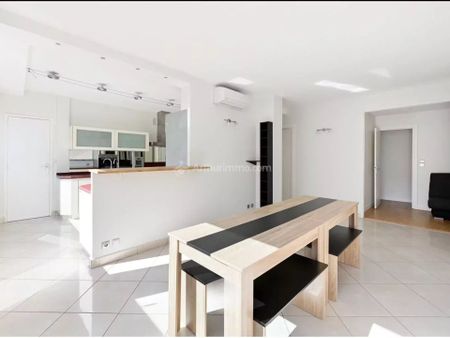 Location Appartement 5 pièces 118 m2 à Lyon 6 - Photo 2