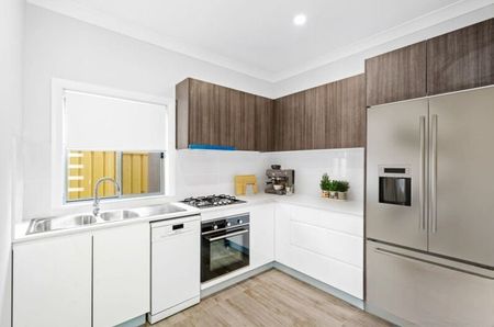 Modern Townhouse in a Prime Oxley Park Location - Photo 5