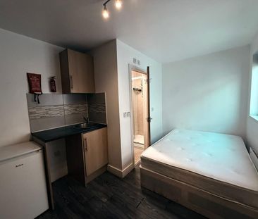 Compact size studio flat for single person - high road ilford - Photo 2