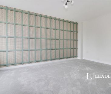 4 bedroom detached house to rent - Photo 2