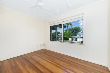 51 McDonald Street, Gulliver. - Photo 4