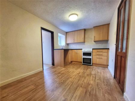 2 bedroom terraced house to rent - Photo 4