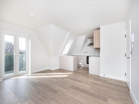 2 bed apartment to rent in Danecourt Road, Parkstone, BH14 - Photo 1