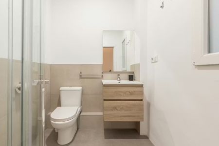 Carrer de Quart, Valencia, Valencian Community 46008 - Photo 2