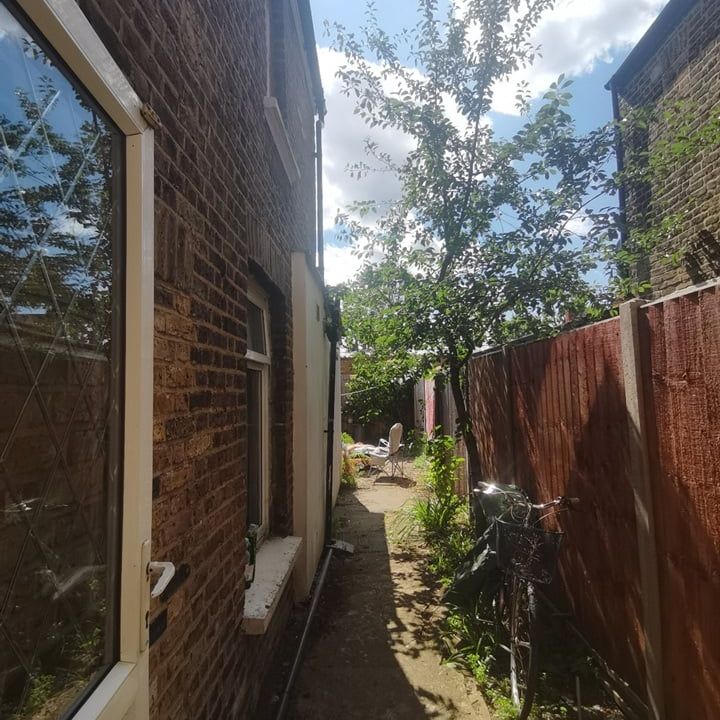 Room in a Shared House, Station Road, NW10 - Photo 1